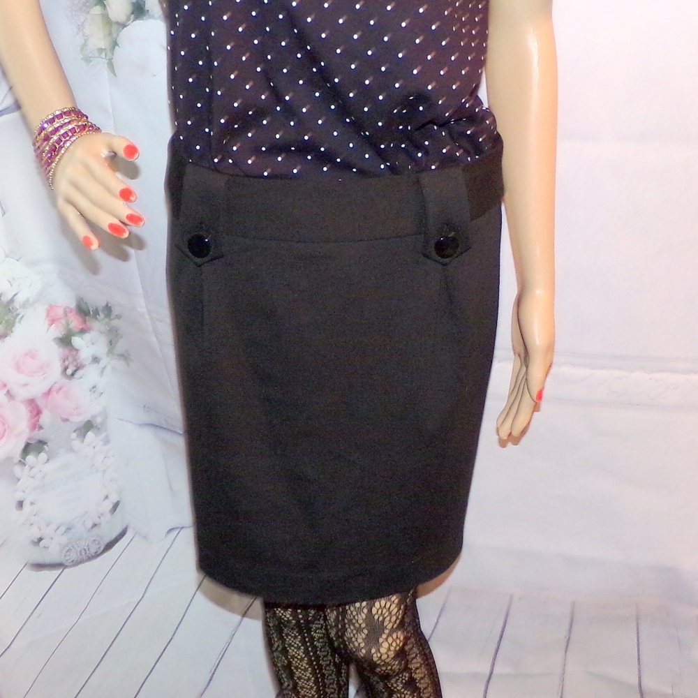 Essentials by ABS Black Skirt M
